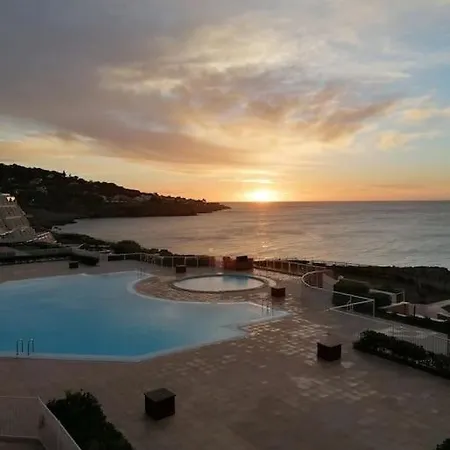 Escale Paradisiaque à *